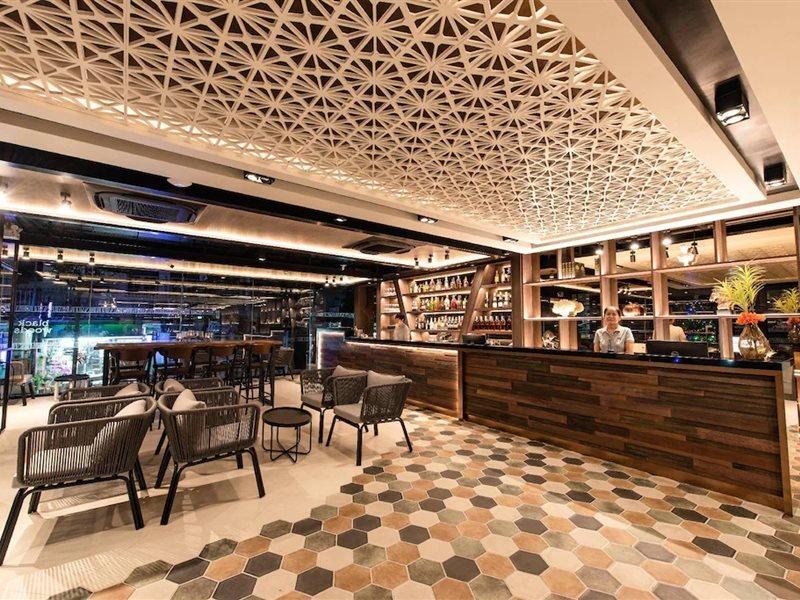 Blackwoods Hotel Pattaya - Sha Extra Plus Extérieur photo The interior of the restaurant